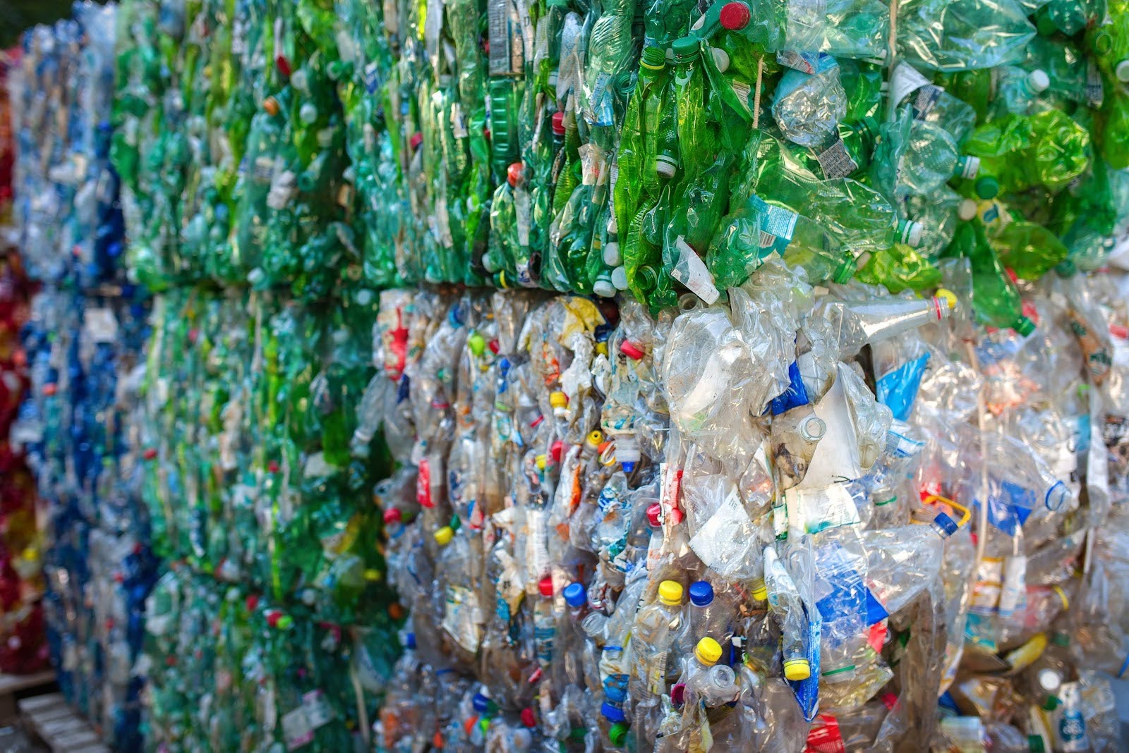 Recycled plastic production with compressed cubes of plastic bottles